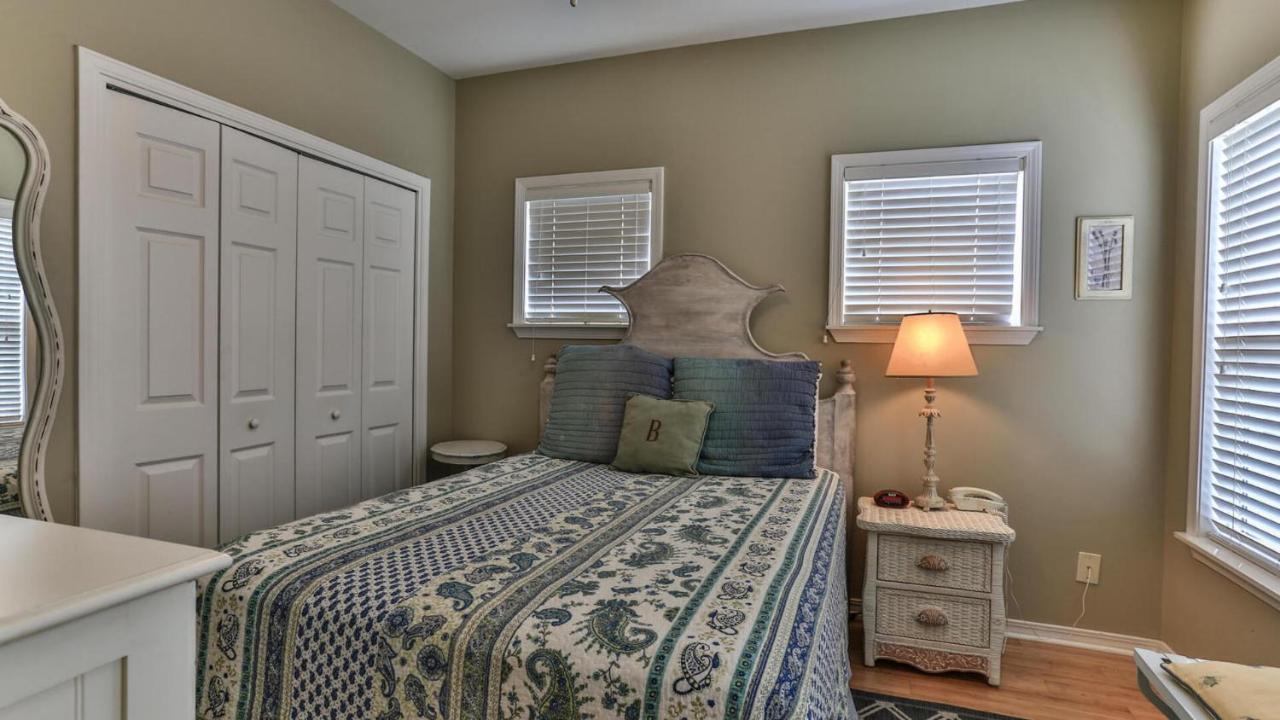 Biglows Bungalow - About A Quarter Mile To Private Neighborhood Beach Access, Pet Friendly, Community Pool Destin Luaran gambar