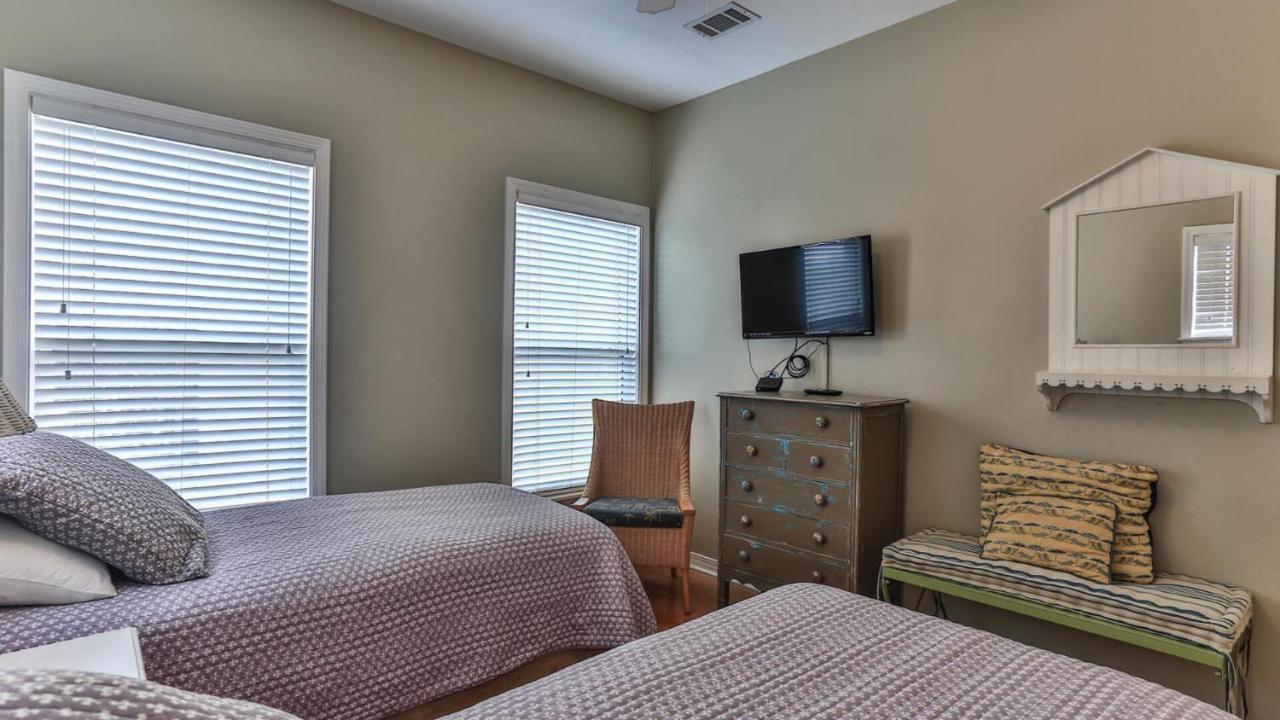 Biglows Bungalow - About A Quarter Mile To Private Neighborhood Beach Access, Pet Friendly, Community Pool Destin Luaran gambar